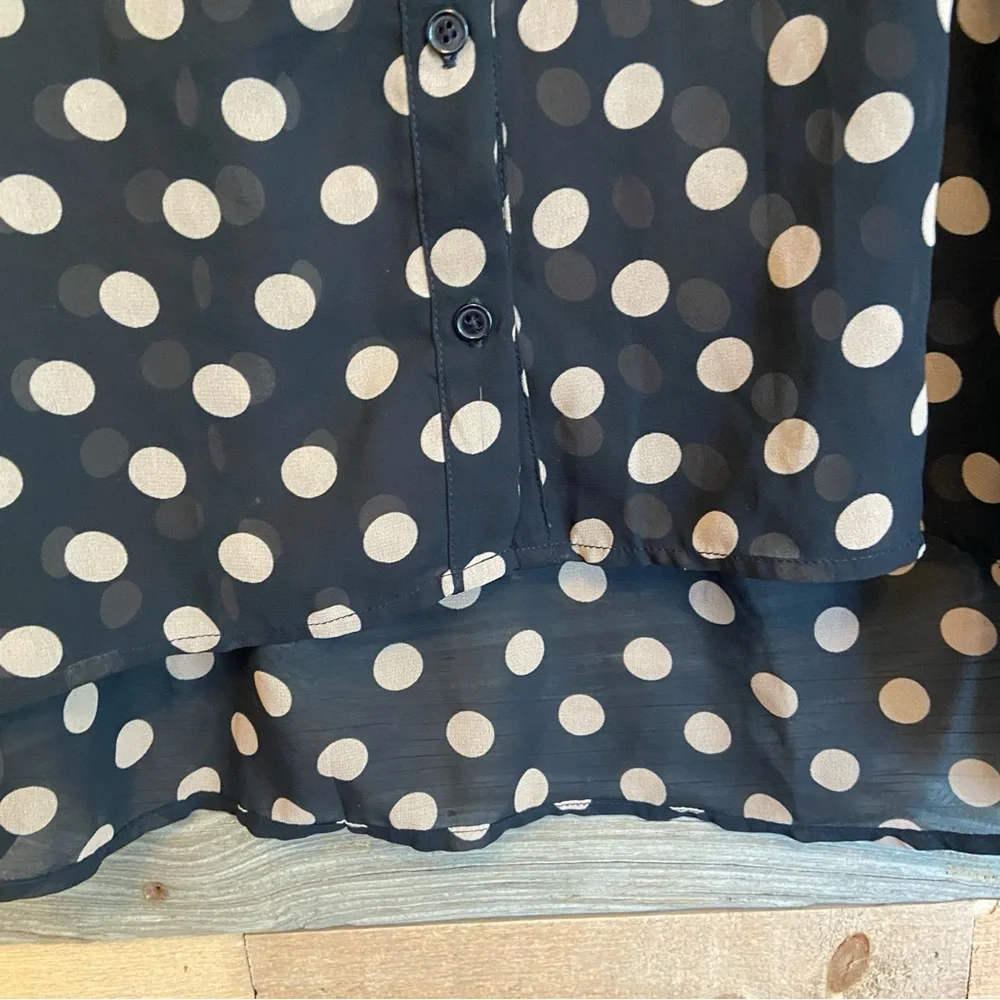 💝3/$20 Forever 21 Polka Dot Button-Down Shirt - Picture 6 of 12